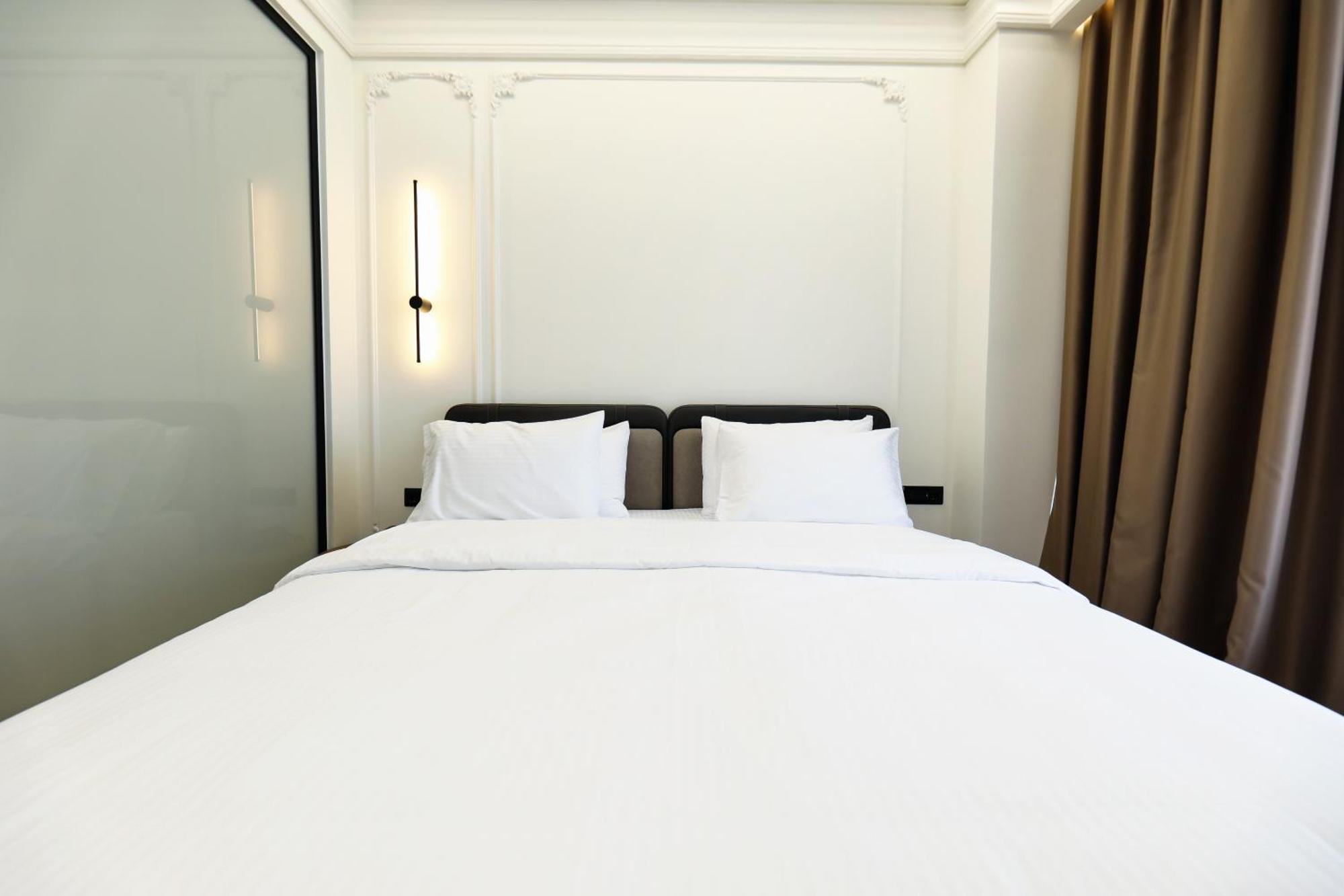 Hotel Adore فلورا المظهر الخارجي الصورة