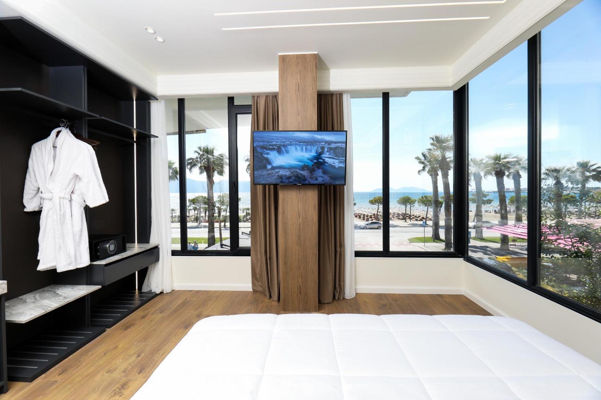 Hotel Adore فلورا المظهر الخارجي الصورة